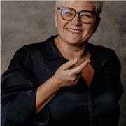 Vous souhaitez apprendre le Français de manière ludique et originale ? Je suis Professeur de FLE à l’écoute de vos rêves !